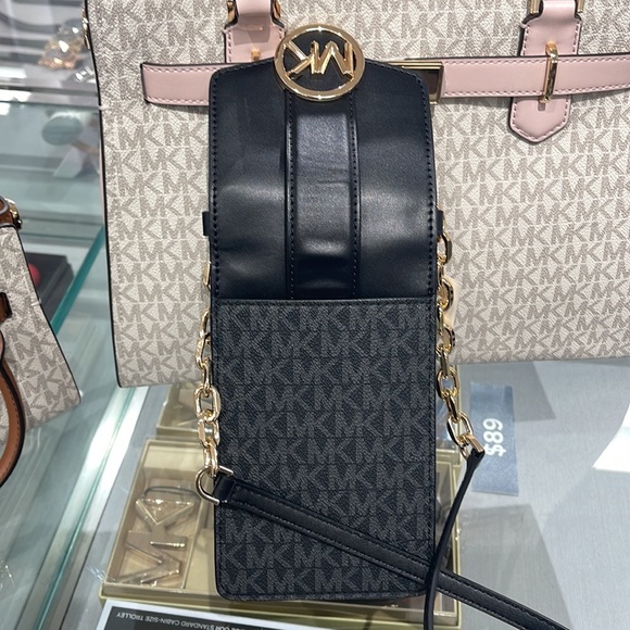 Michael Kors Carmen Small Logo Smartphone Crossbody Bag
Black Signature 
NWT - Picture 5 of 16